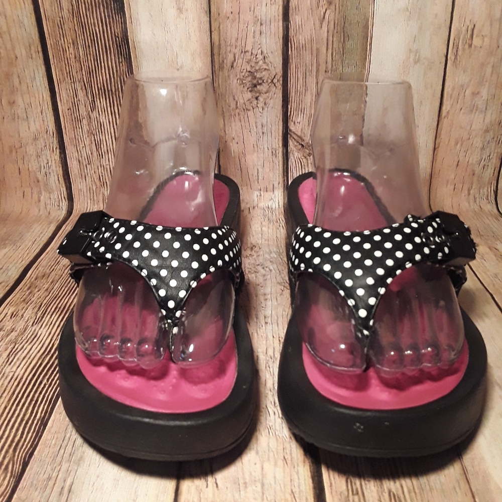 Dr. Scholl's 'Shout 2' Black w/White Polka Dots Slide-on Thong Sandals Size 7 - Picture 4 of 8